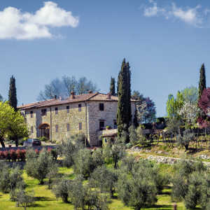 How do you visit Tuscany wineries?
