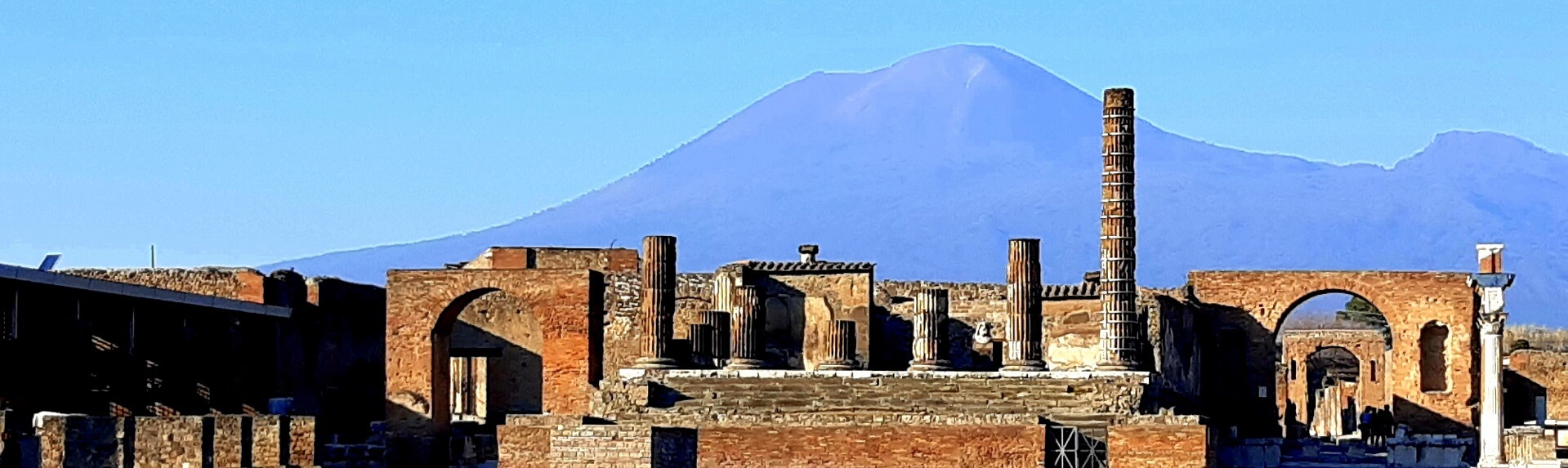 Can you walk around Pompeii for free?